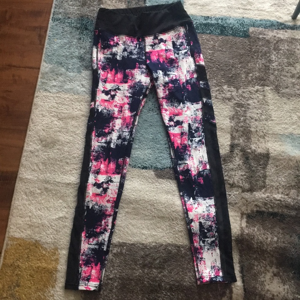 Pop fit pattern athletic leggings size M